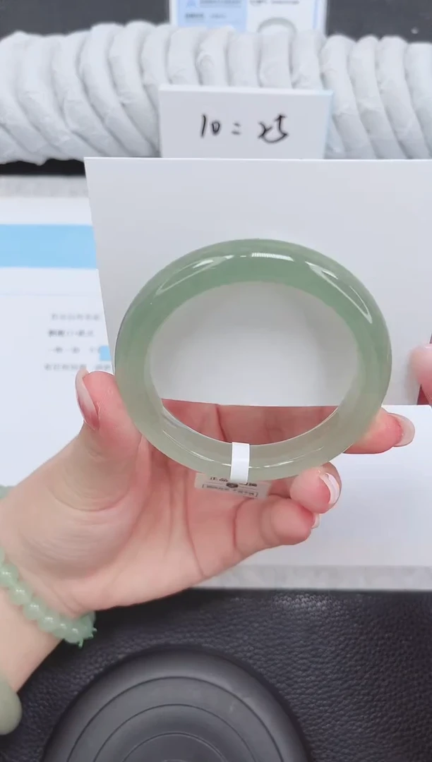 未镶嵌手镯石英质玉93-56.7