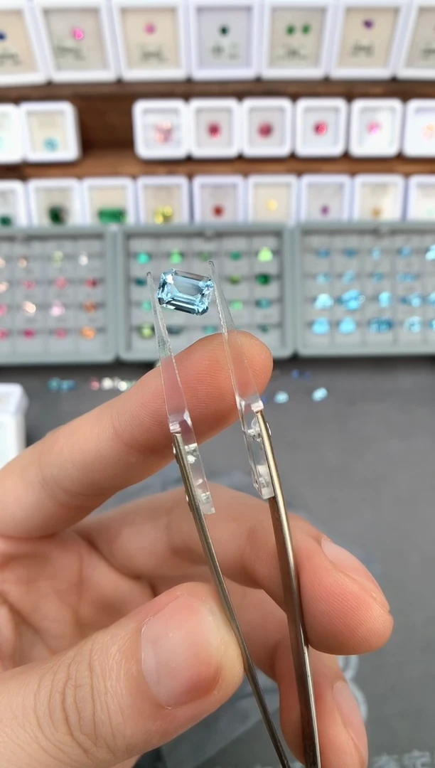 【闪购商品】定制海蓝宝石裸石未镶嵌1.6ct