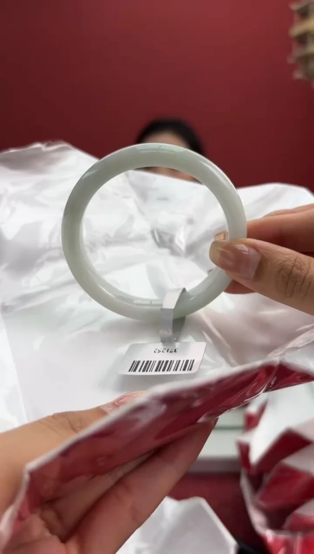 翡翠手镯未镶嵌27手镯