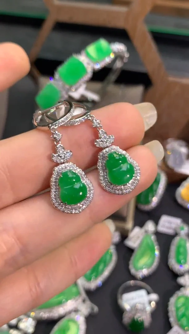 翡翠18K金镶嵌吊坠(不含链)耳坠