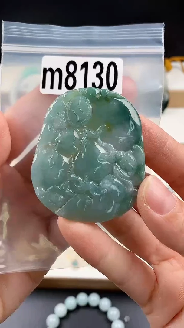 颈饰未镶嵌翡翠天然翡翠吊坠挂件