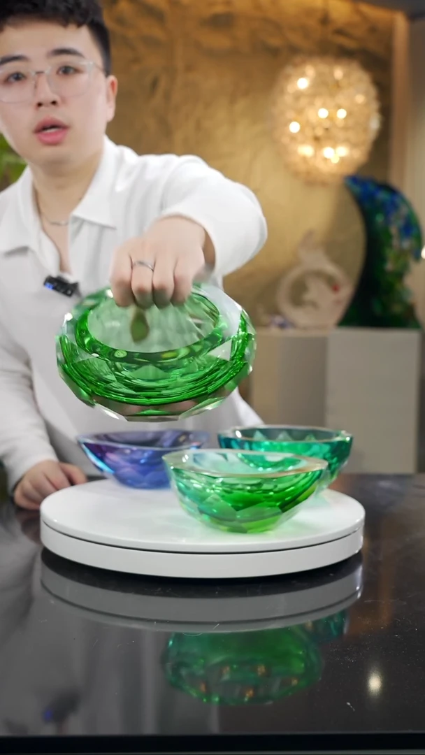 手工艺品琉璃圆形切面烟灰缸