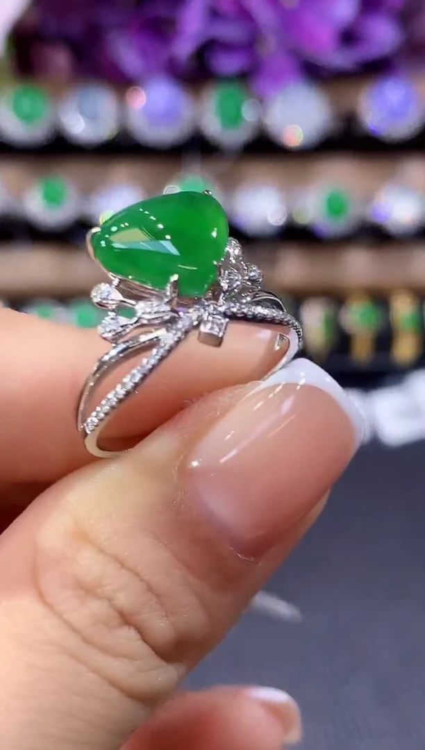 18K金镶嵌戒指翡翠A19