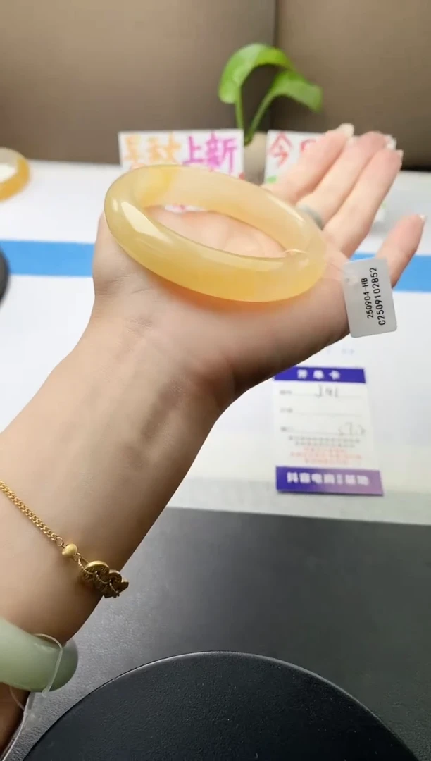 未镶嵌手镯石英质玉j41-HB多样性发货57+