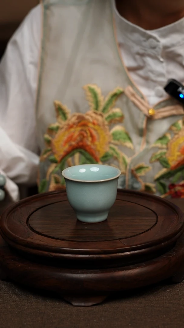 瓷片天青色铃铛杯 40ML微瑕不带礼盒