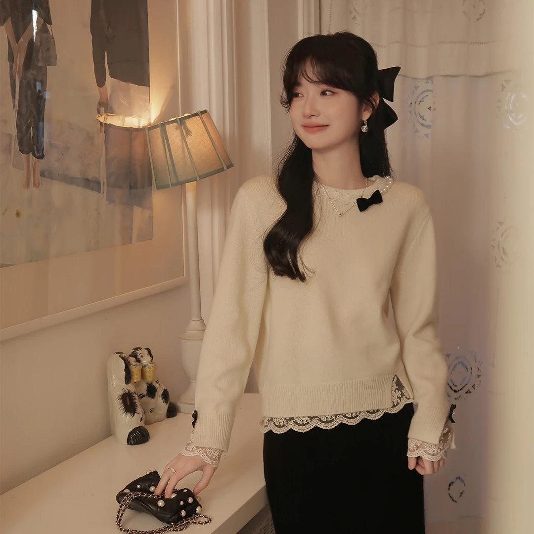 花栗鼠小姐  香香恋人 甜美精致蕾丝拼接羊毛打底衫~