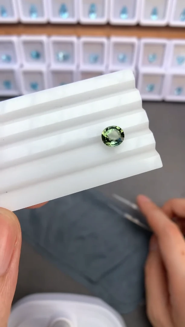 未镶嵌裸石定制碧玺1.37ct 05032