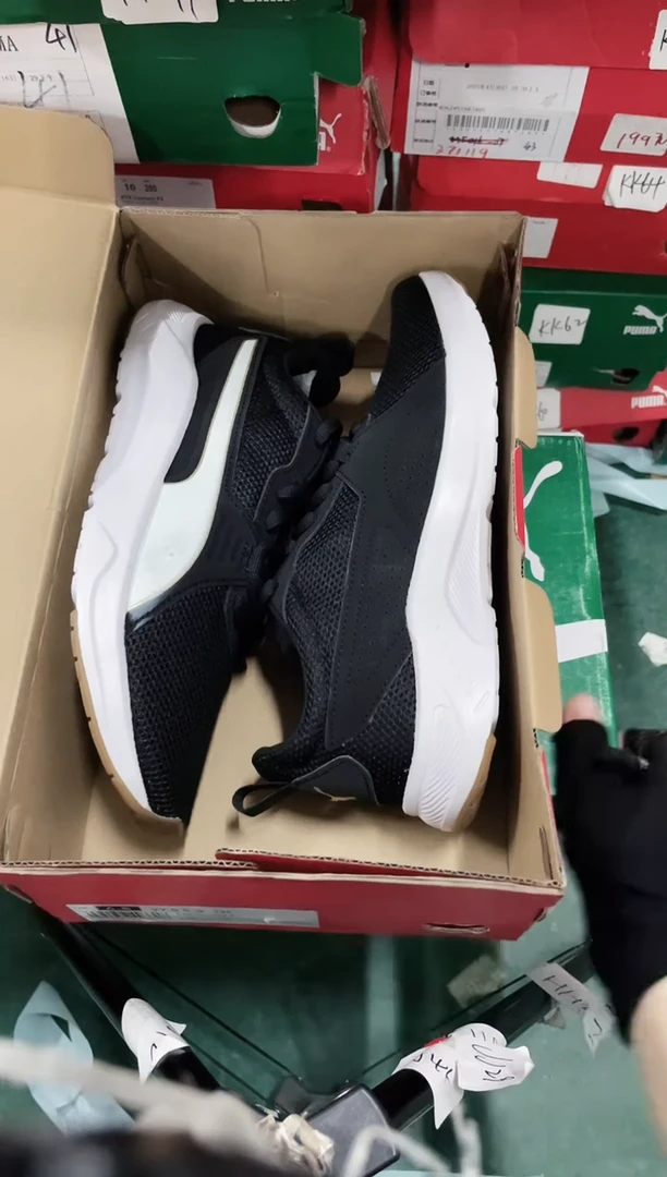 彪马时尚休闲运动鞋37.5M  FF19