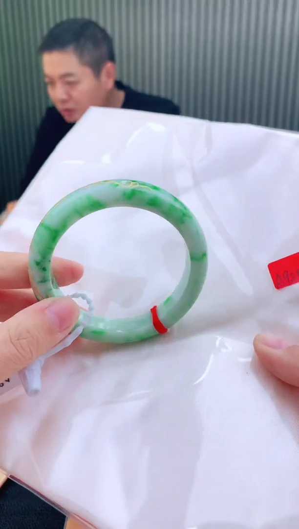 未镶嵌手镯翡翠55