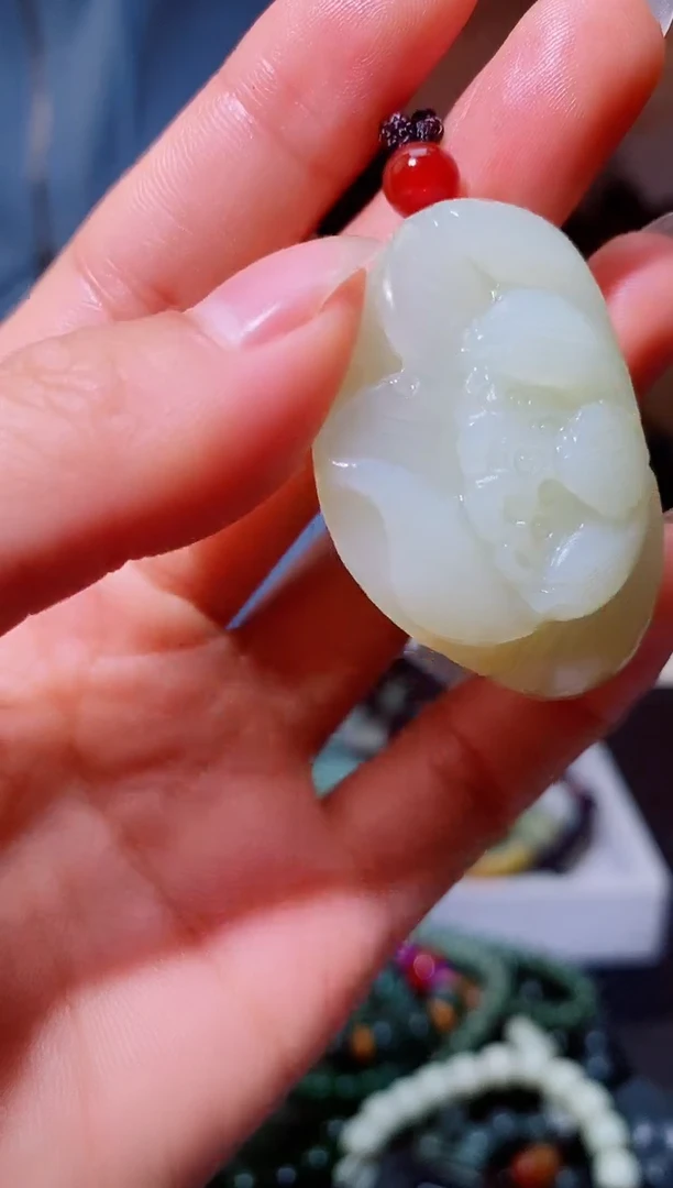 和田玉未镶嵌颈饰1