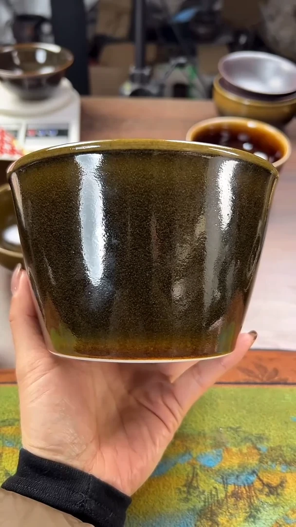 鳝鱼黄色的泡面桶