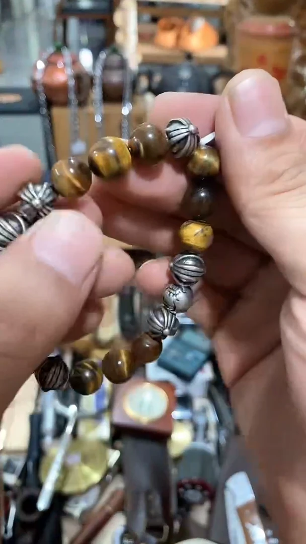 瓷片闪购商品  如图所示