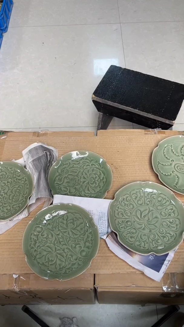 陶瓷纯手工秘色刻花花口壶承（一个）纹饰随机发