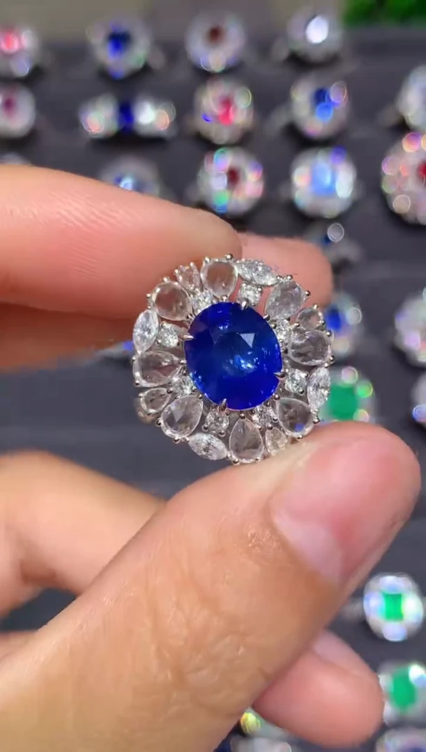 戒指蓝宝石18K金镶嵌3.1CT