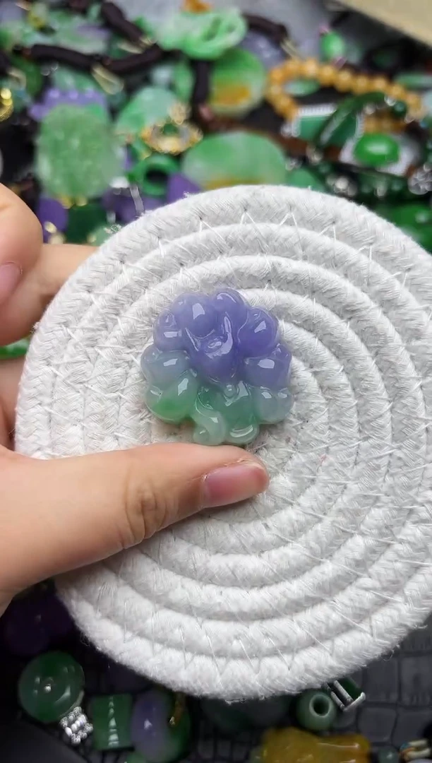 颈饰未镶嵌翡翠缅甸翡翠吊坠
