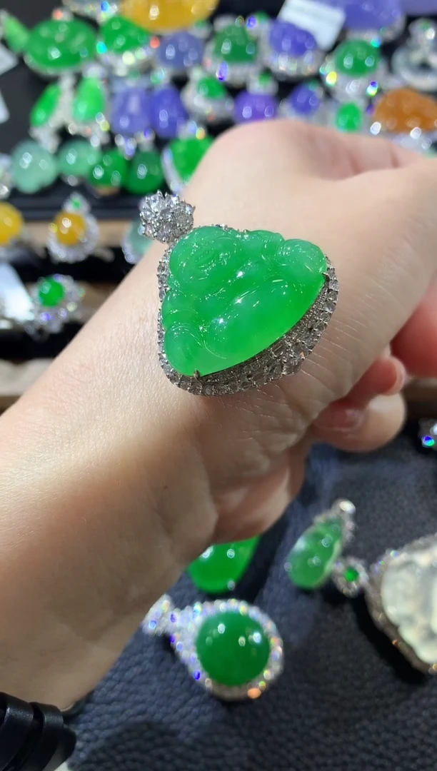 吊坠(不含链)18K金镶嵌翡翠C108