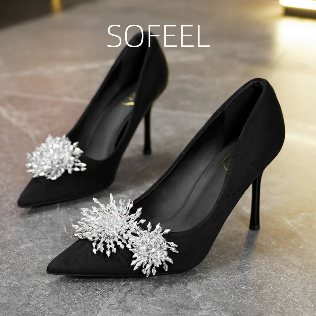秋冬气质水钻花黑色高跟鞋女2025爆款洋气尖头浅口细高跟女鞋单鞋