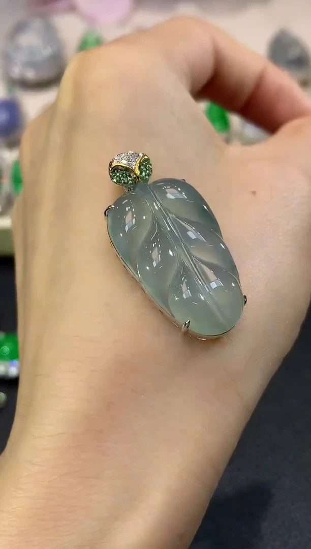 吊坠(不含链)18K金镶嵌翡翠D9
