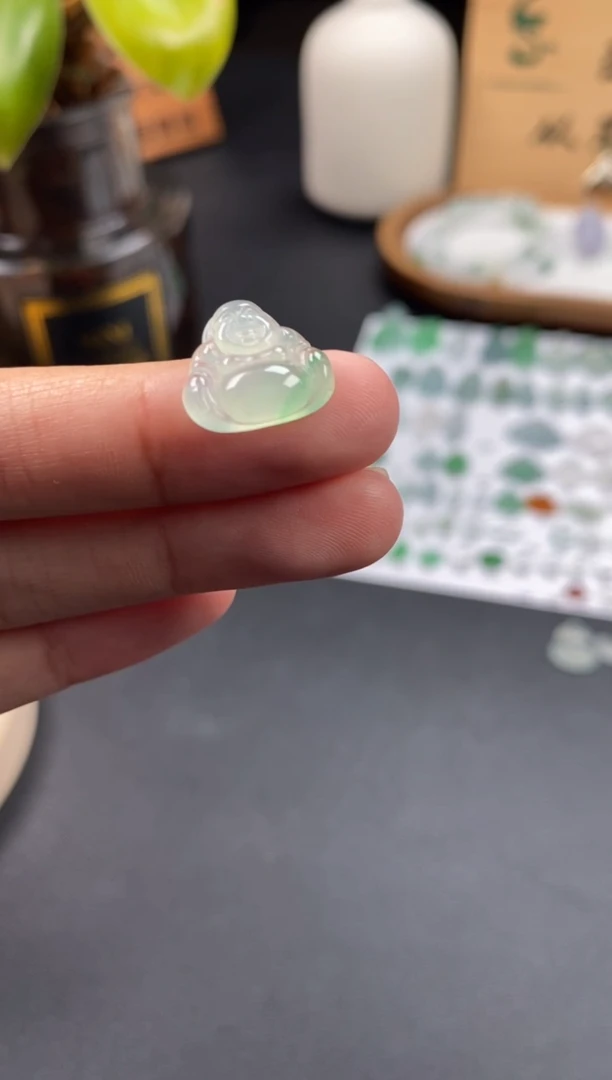 翡翠未镶嵌颈饰翡翠冰种佛公