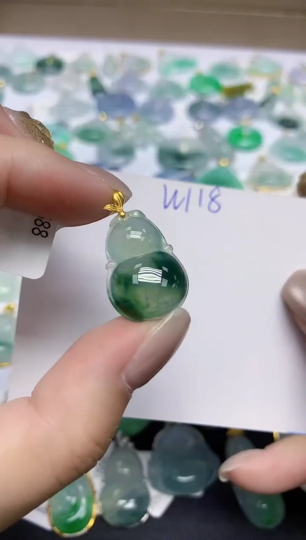 颈饰18K金镶嵌翡翠天然缅甸翡翠A货翡翠百元以上9元证书费自理
