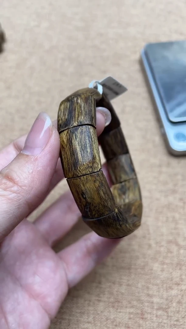 沉香手串用****6棋楠红金猊随型手镯单圈多样性发其一