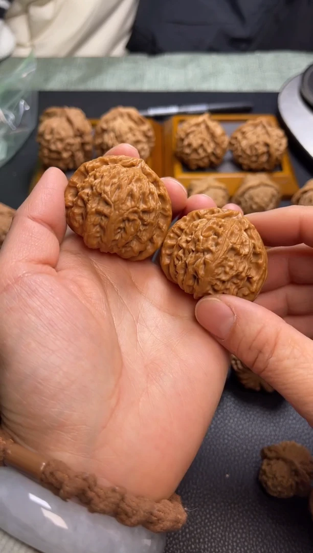 【闪购商品】桃核把件三角白全品43  孟