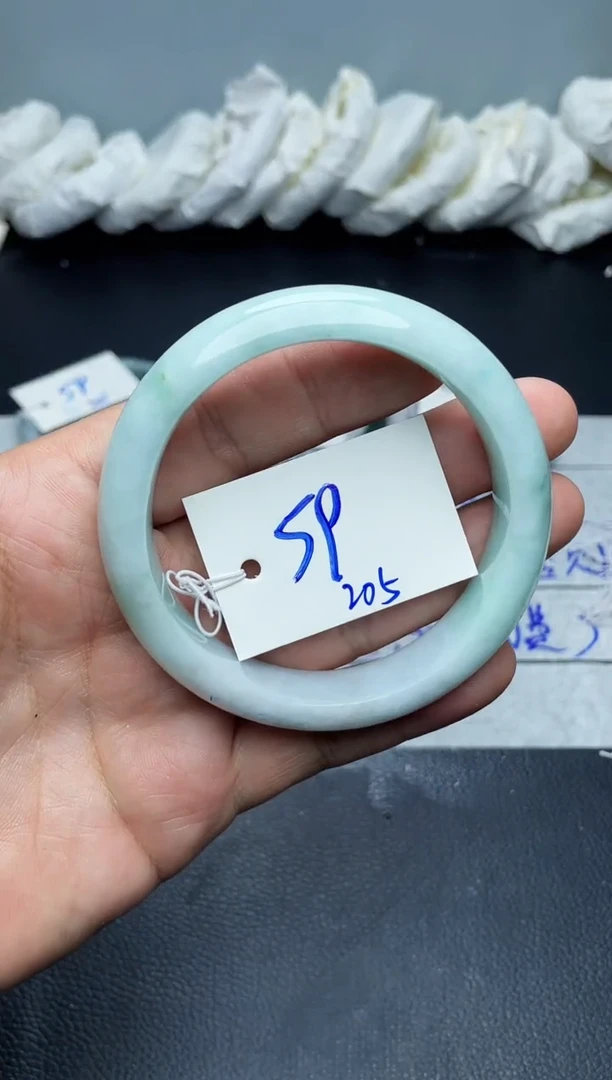 未镶嵌手镯翡翠205
