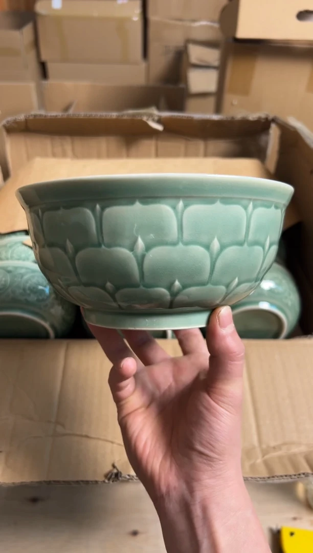 陶瓷青釉莲瓣大碗18厘米微瑕福利