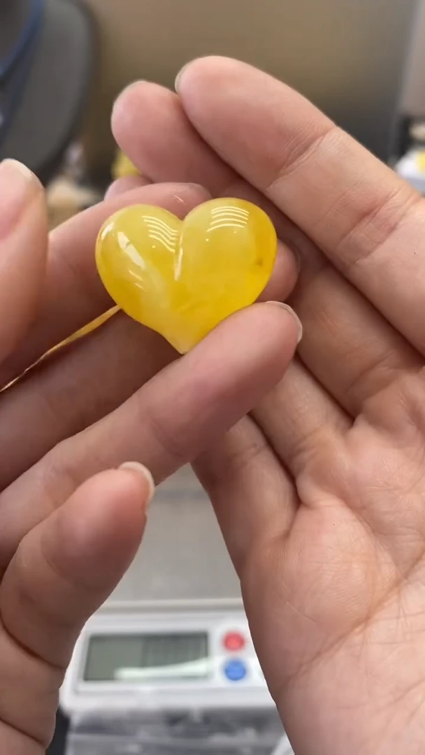 琥珀未镶嵌珠宝奇石1048