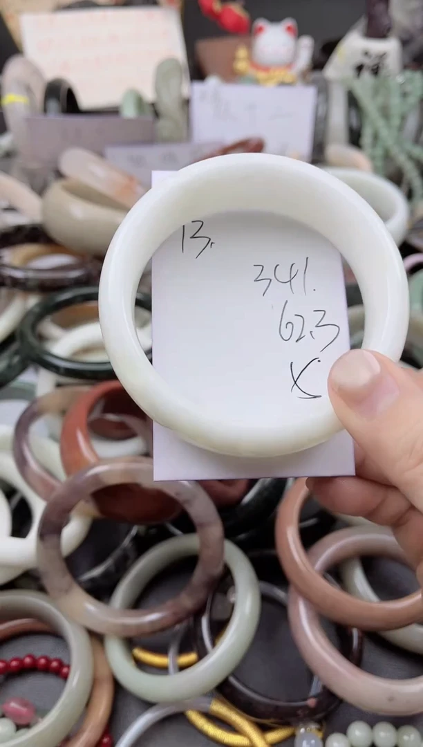 未镶嵌手镯石英质玉341