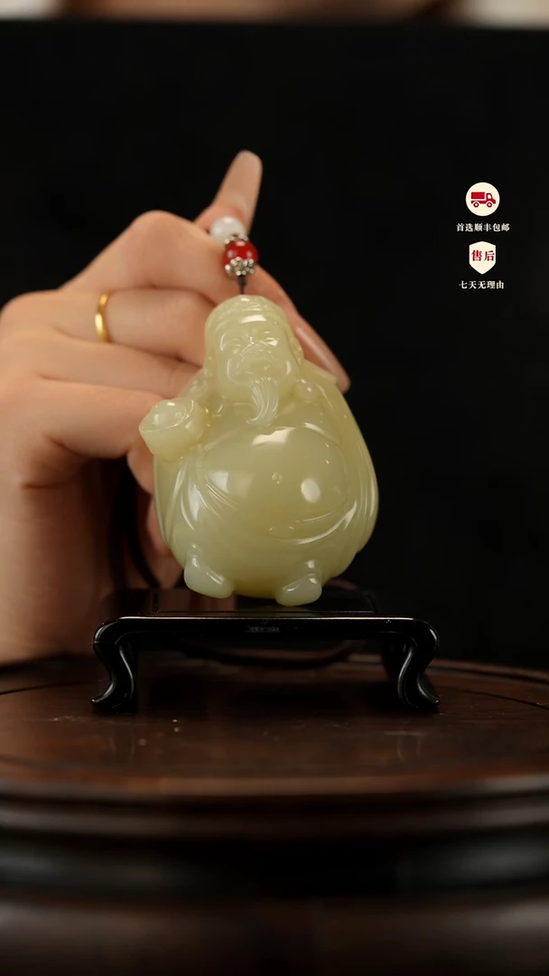 云南石竹叶青雕刻：富运亨通手把件挂件