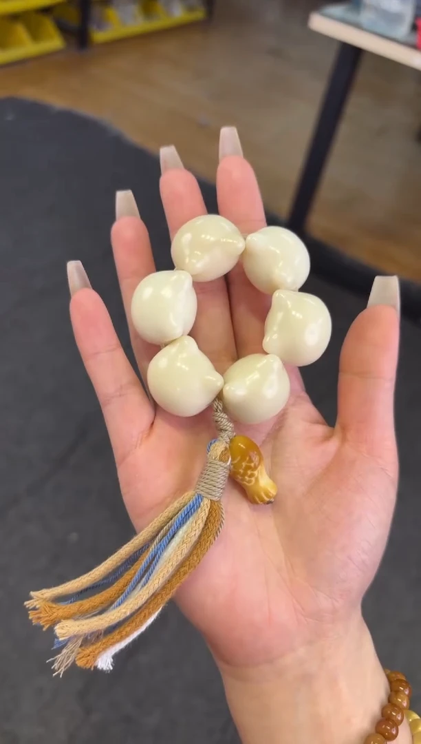 菩提根/象牙果吊坠    2.2象牙果猫头鱼饼手捻