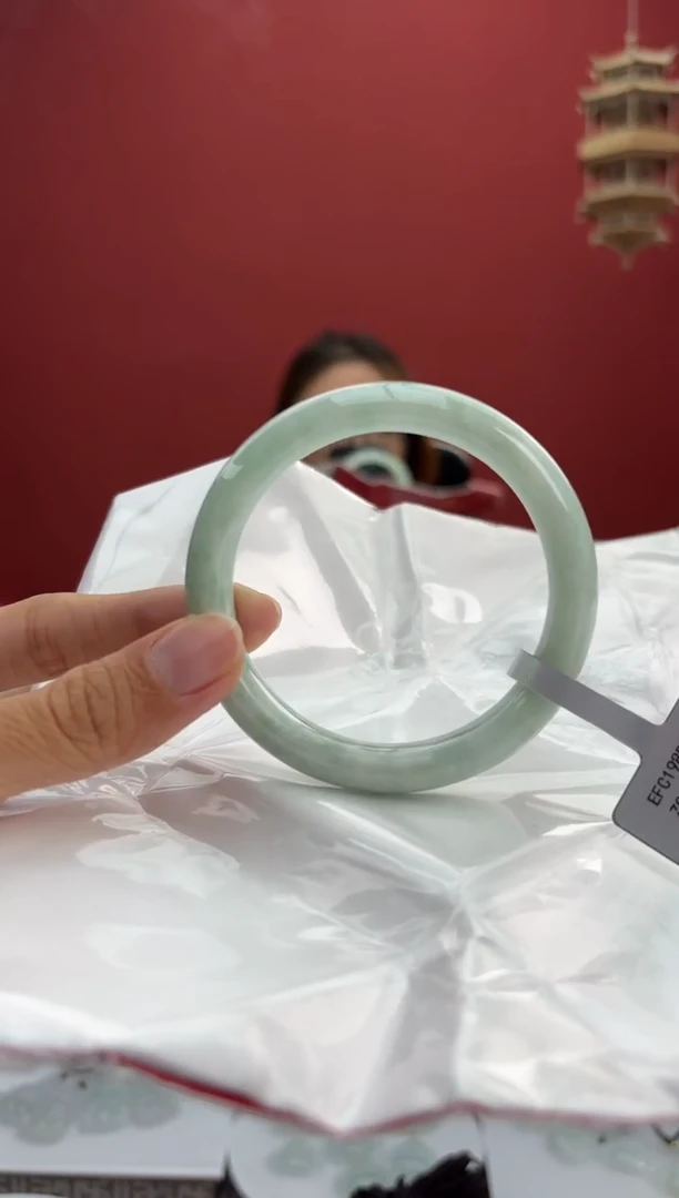 翡翠手镯（圆镯）未镶嵌2手镯