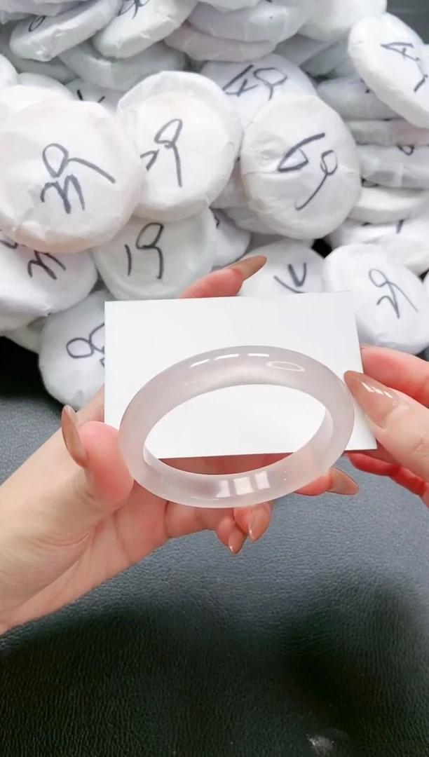 【闪购商品】石英质玉手镯未镶嵌 17L4-55