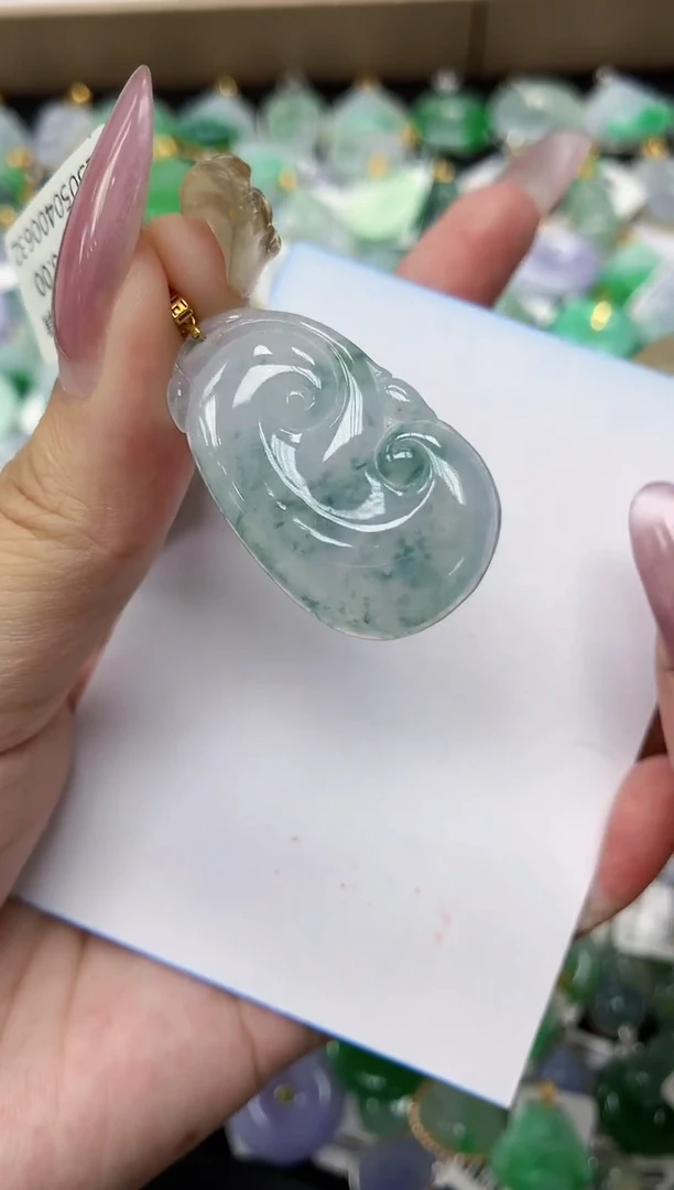 翡翠18K金镶嵌颈饰1111111111