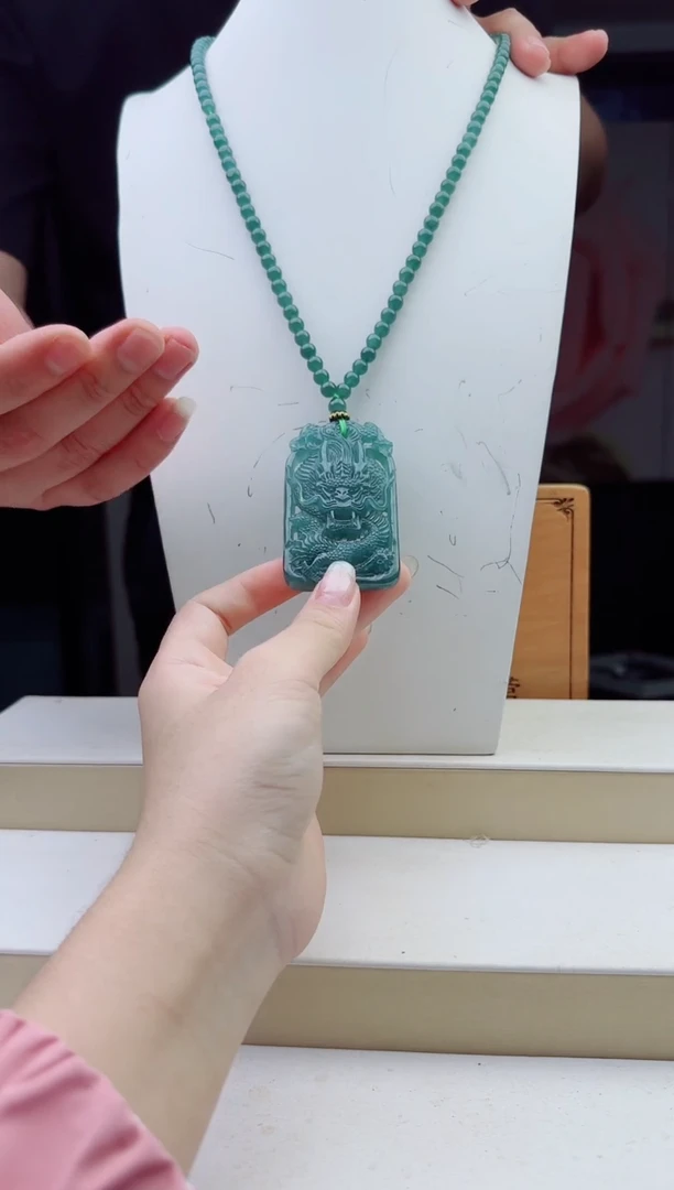 颈饰未镶嵌翡翠多样性发其一