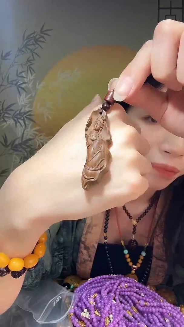 【闪购商品】琥珀裸石未镶嵌吊坠