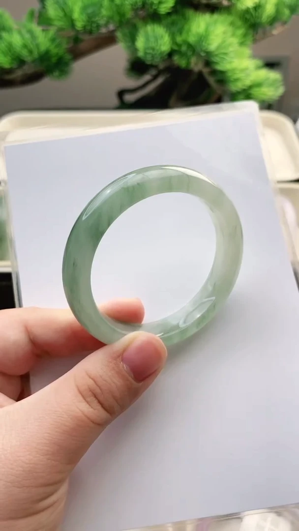 【闪购商品】石英质玉手镯未镶嵌50