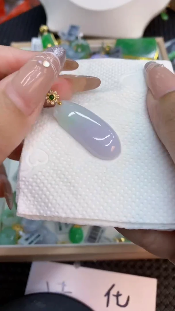 颈饰未镶嵌翡翠1