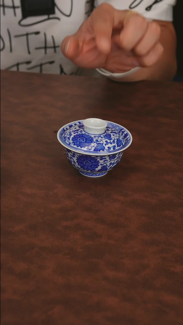 摆件微瑕小盖碗缠枝莲