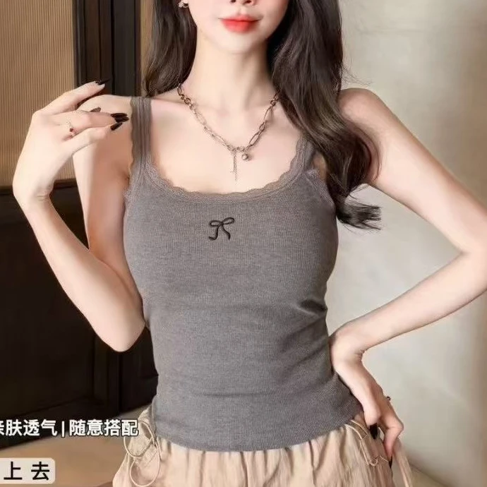 新款内搭蝴蝶刺绣打底背心女显瘦舒适杯垫一体