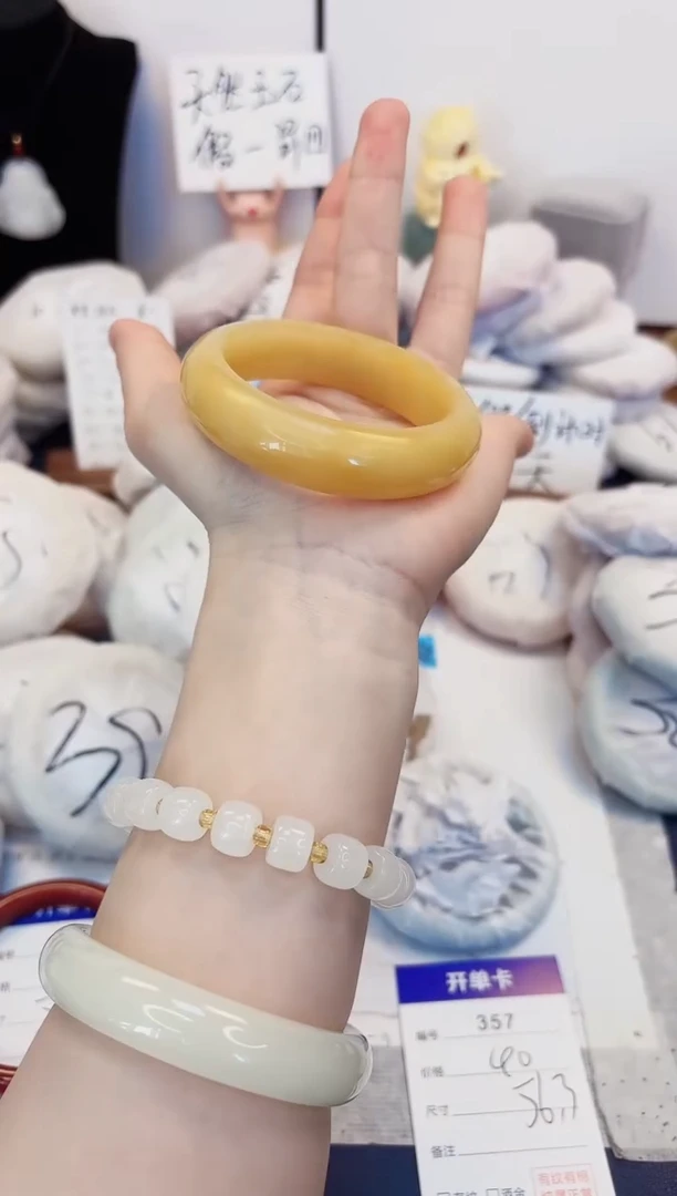 【闪购商品】石英质玉手镯未镶嵌357-财气镯圈口56