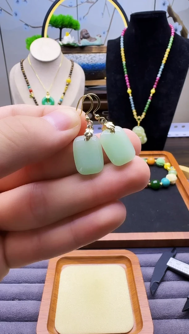 和田玉14K金镶嵌耳饰E150