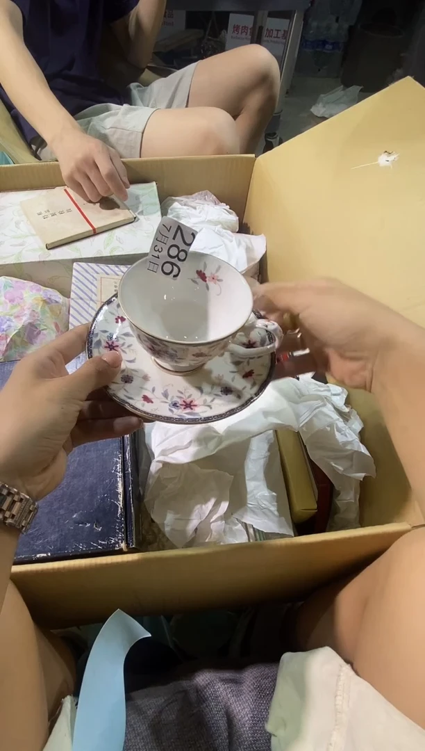 瓷片月**亮1111111111