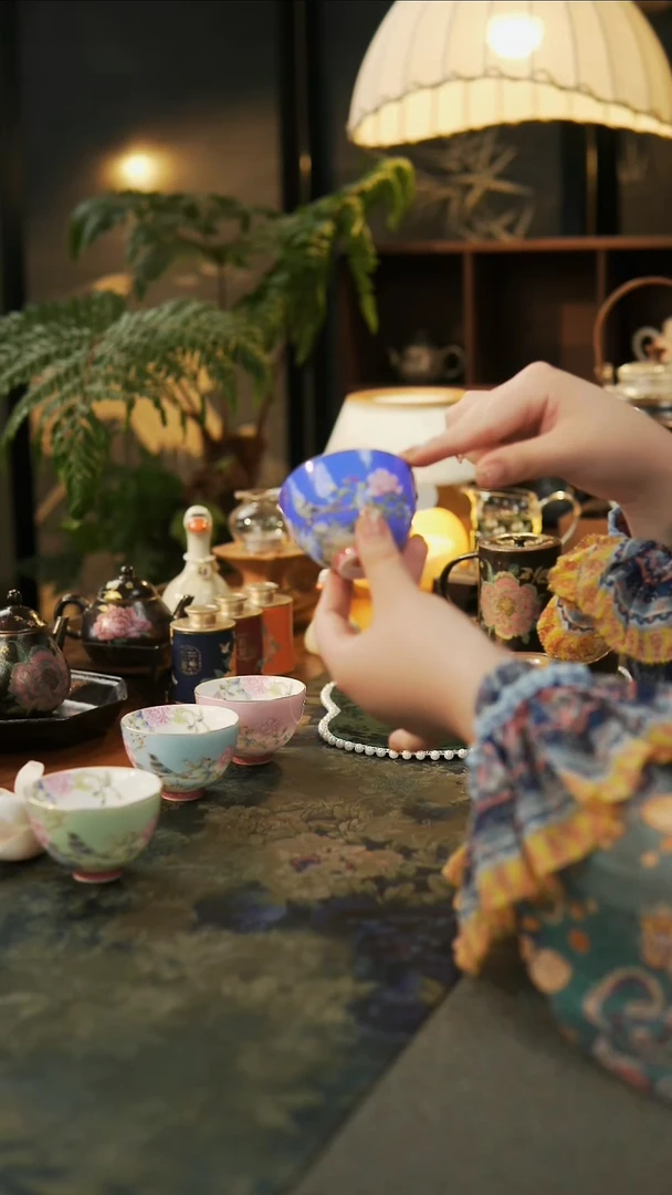 壶山有慕兮珐琅彩杯（深蓝）