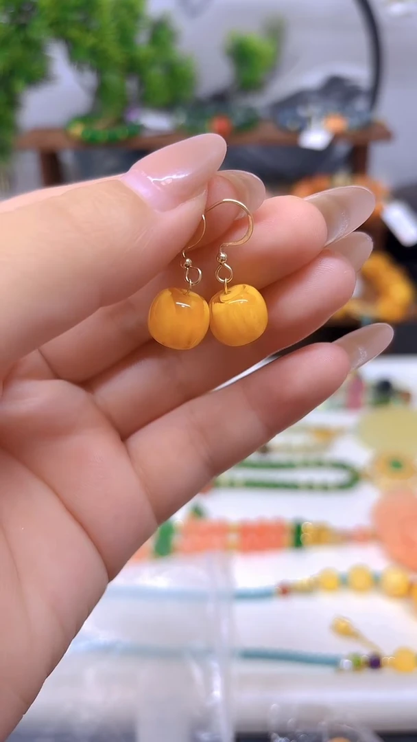 14K金镶嵌蜜蜡耳饰E01