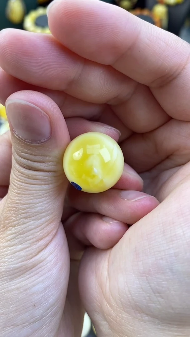 未镶嵌琥珀裸石月.3/卡19.7mm