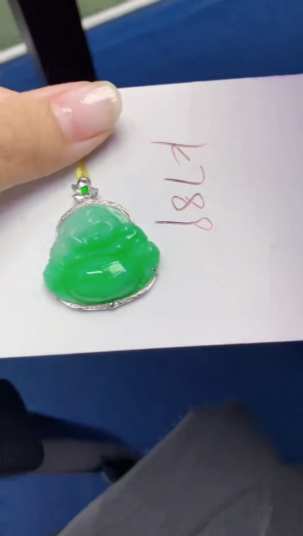 翡翠18K金镶嵌颈饰天然缅甸A货翡翠