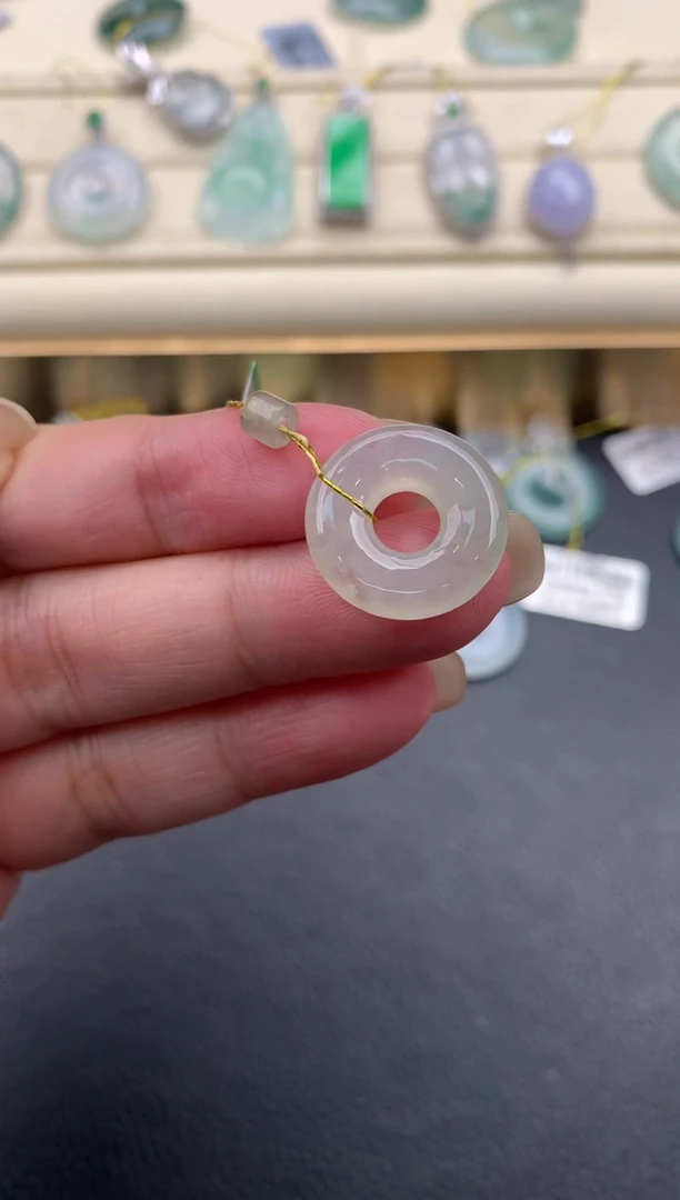 翡翠未镶嵌颈饰W565