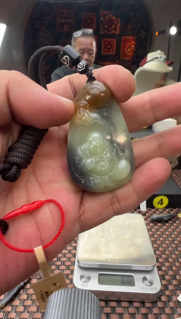 吊坠(赠链)未镶嵌和田玉若羌料楼兰三色佛公吊坠